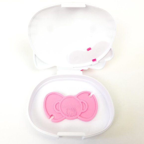 Hello Kitty Earphone Case! - Picture 4 of 4